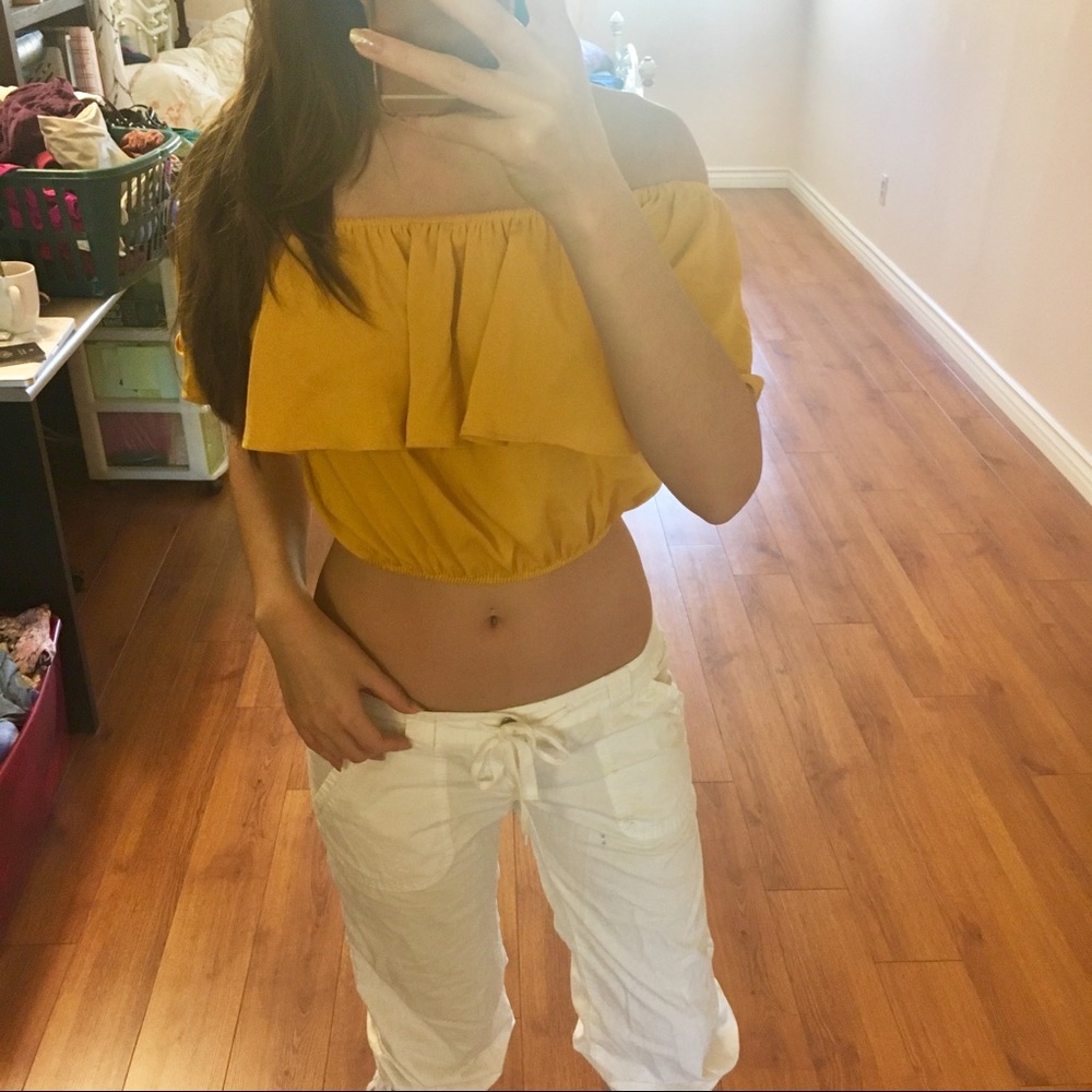 NWOT Trendy Crop Top